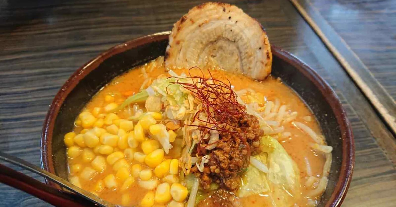 【完全週休2日】津田沼駅徒歩1分！人気味噌ラーメン店の調理・ホールスタッフ
