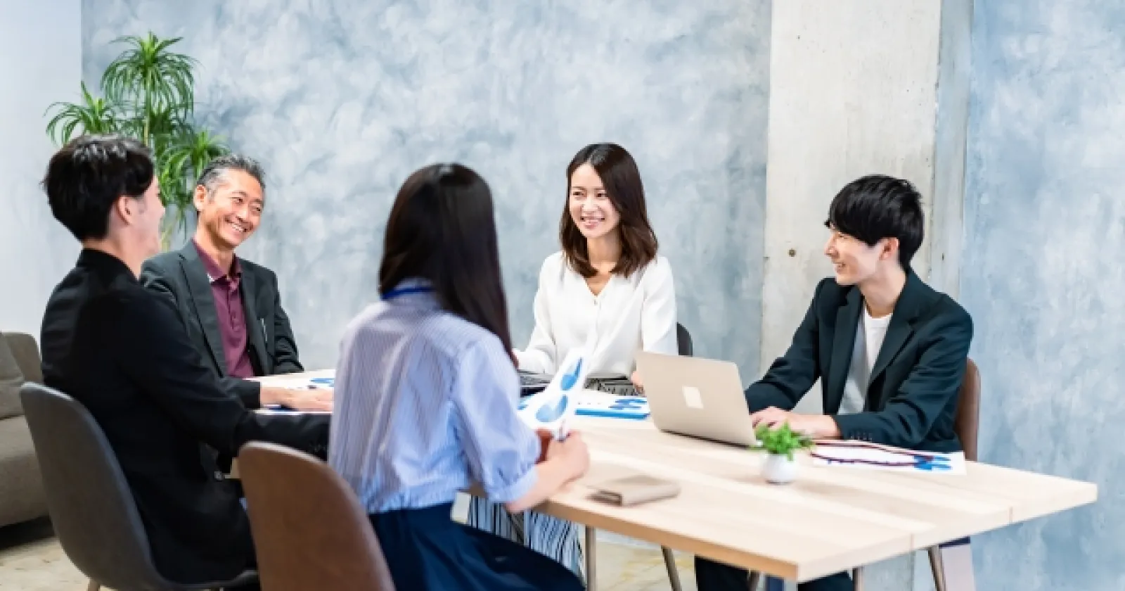 【英語を活かす】会津の国際リゾートで経営企画推進オペレーションスタッフ