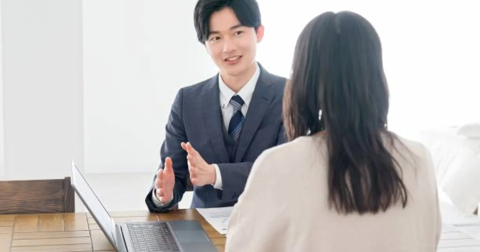 【年俸600万円以上】アジア富裕層向け収益不動産のコンサルティング営業