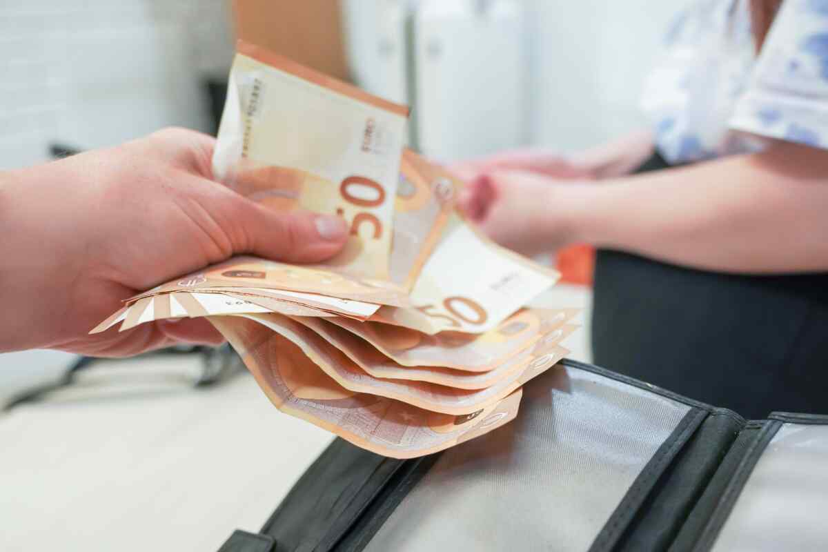 接客／外貨両替窓口スタッフ［言語不問］※勤務地：中部国際空港